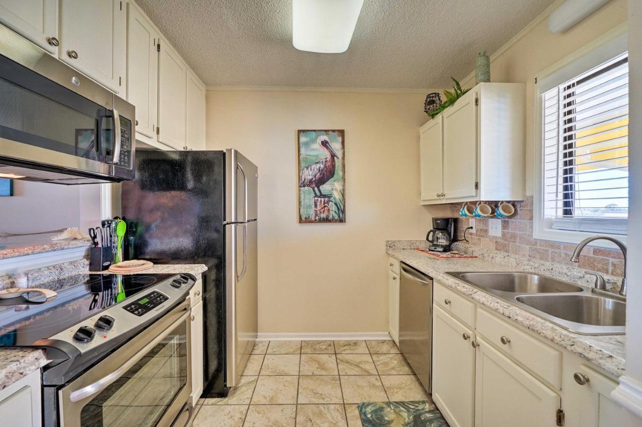 Appartement Breezy Beach Retreat With 180-Degree Ocean Views! à Carolina Beach Extérieur photo