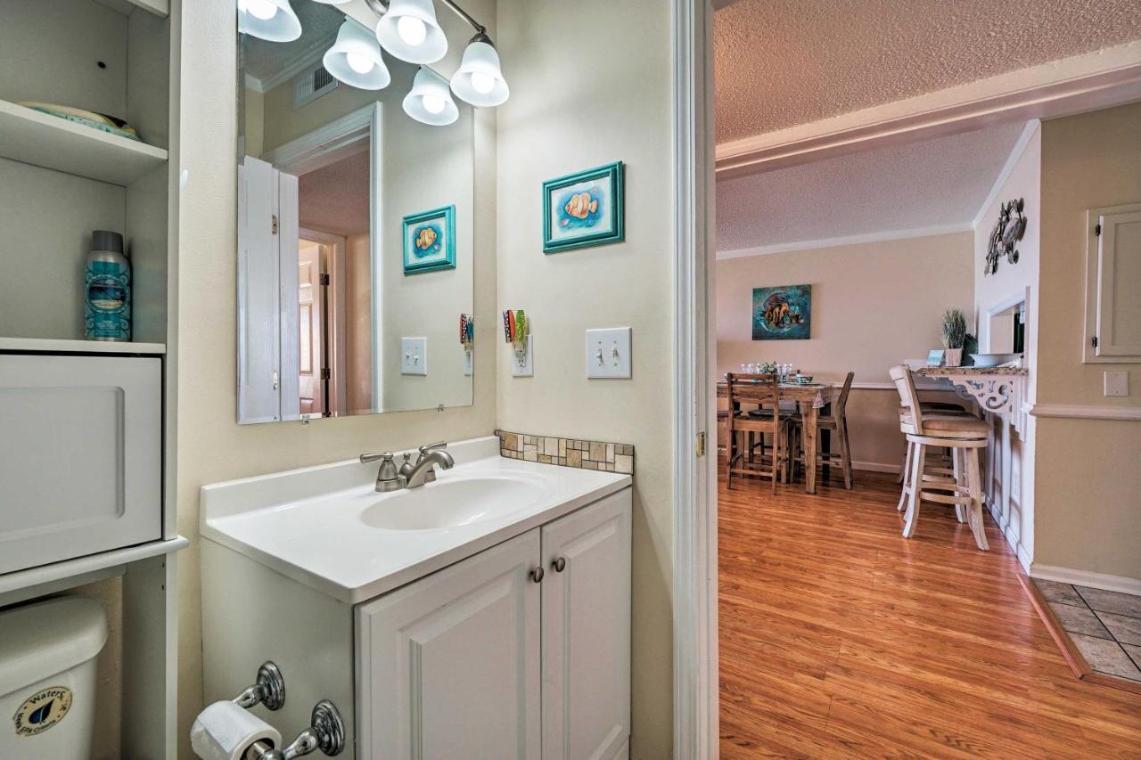 Appartement Breezy Beach Retreat With 180-Degree Ocean Views! à Carolina Beach Extérieur photo