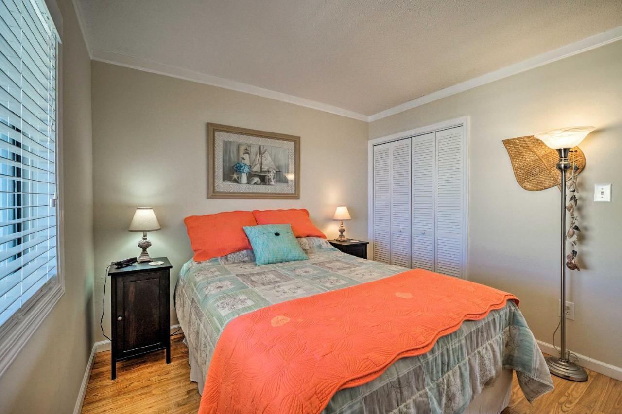 Appartement Breezy Beach Retreat With 180-Degree Ocean Views! à Carolina Beach Extérieur photo